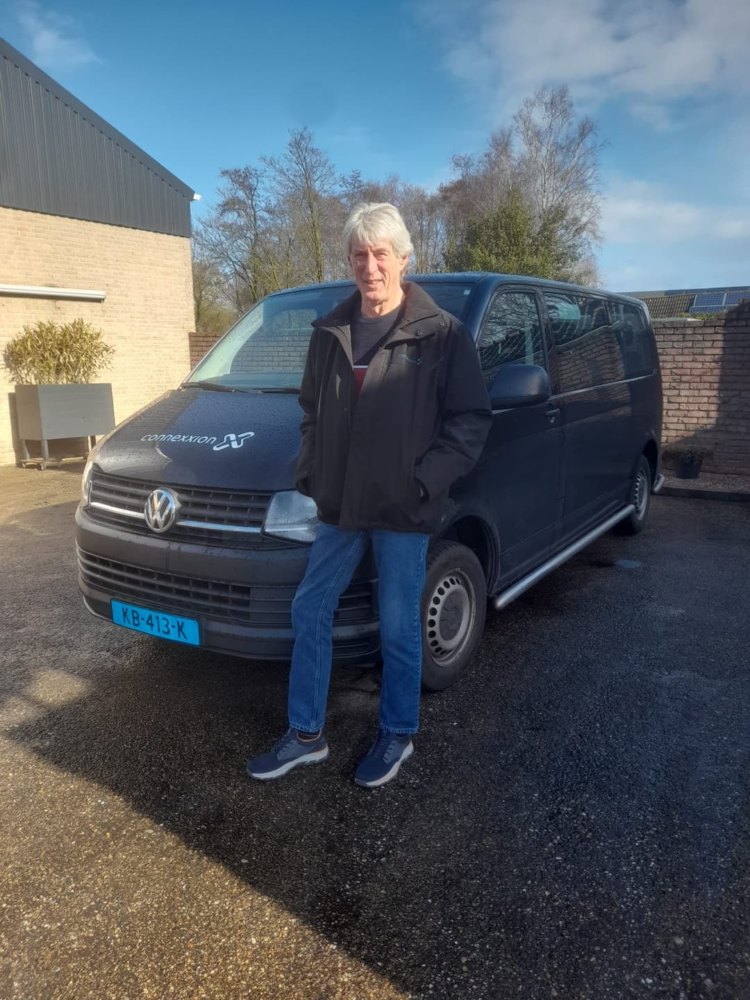 Actief na je pensioen: Reynko (67) is chauffeur leerlingenvervoer